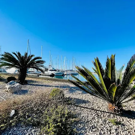 Le Golfe - Ile Des Loisirs - Clim - Piscine - Luna Park Apartment *